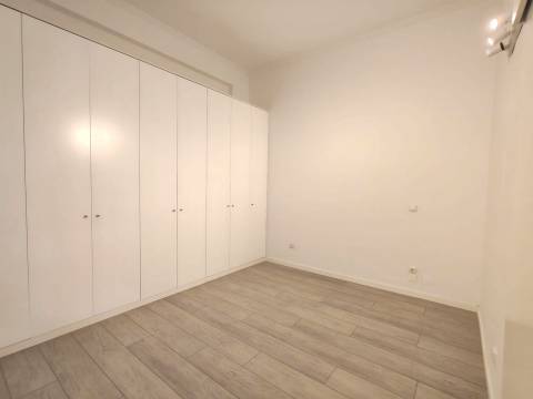 Loja / Apartamento T1 / Leiria