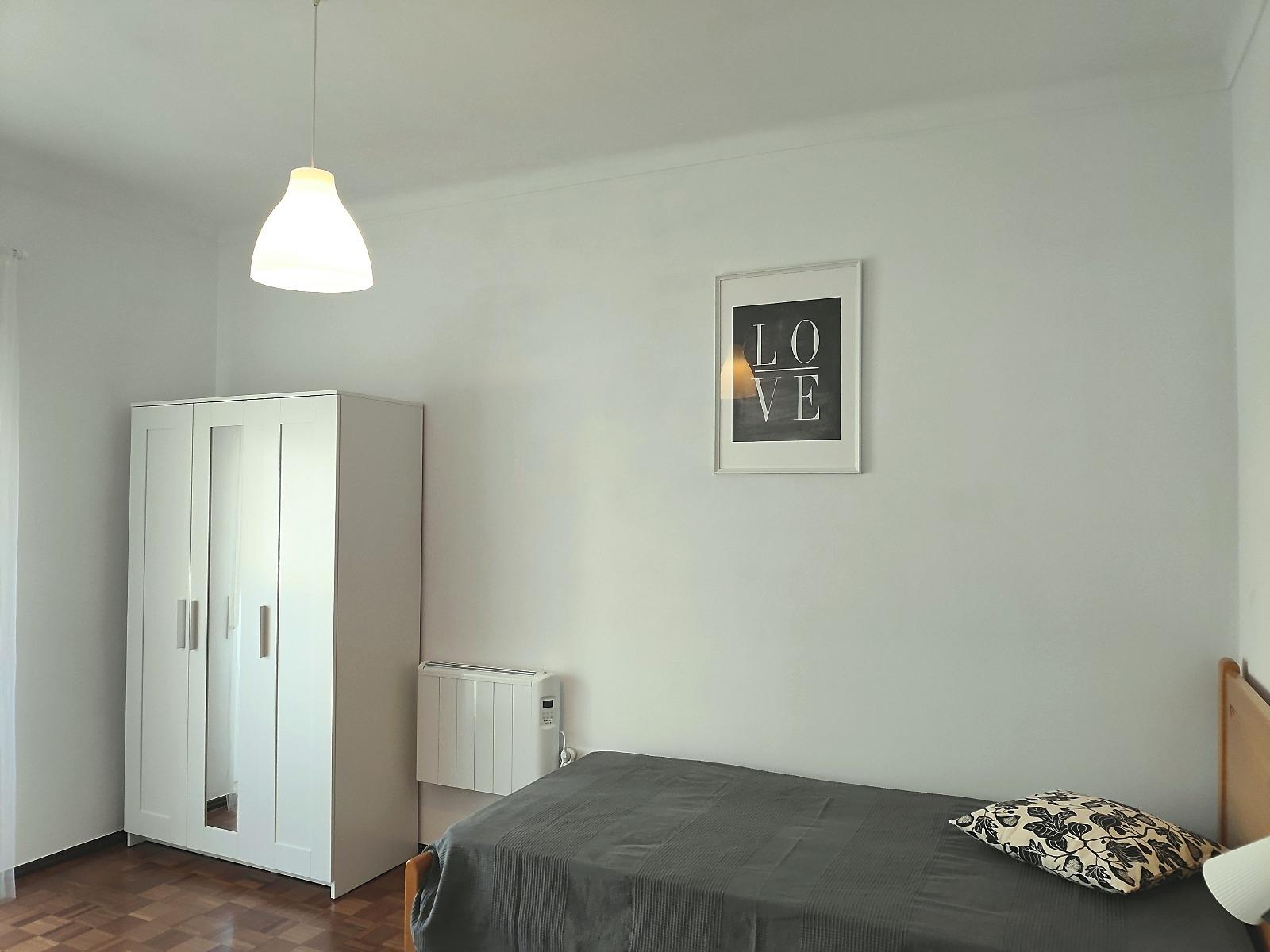 Apartamento T4 / Lugar de Garagem / Remodelado / Leiria