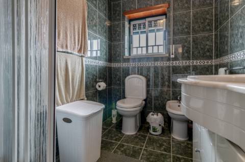 Moradia Geminada T4 / Varanda / Garagem / Anexo T0 / Churrasqueira / Gândara dos Olivais / Leiria