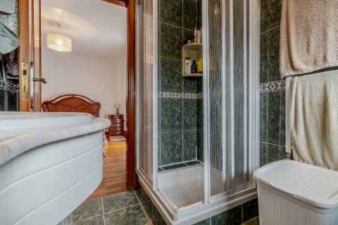 Moradia Geminada T4 / Varanda / Garagem / Anexo T0 / Churrasqueira / Gândara dos Olivais / Leiria