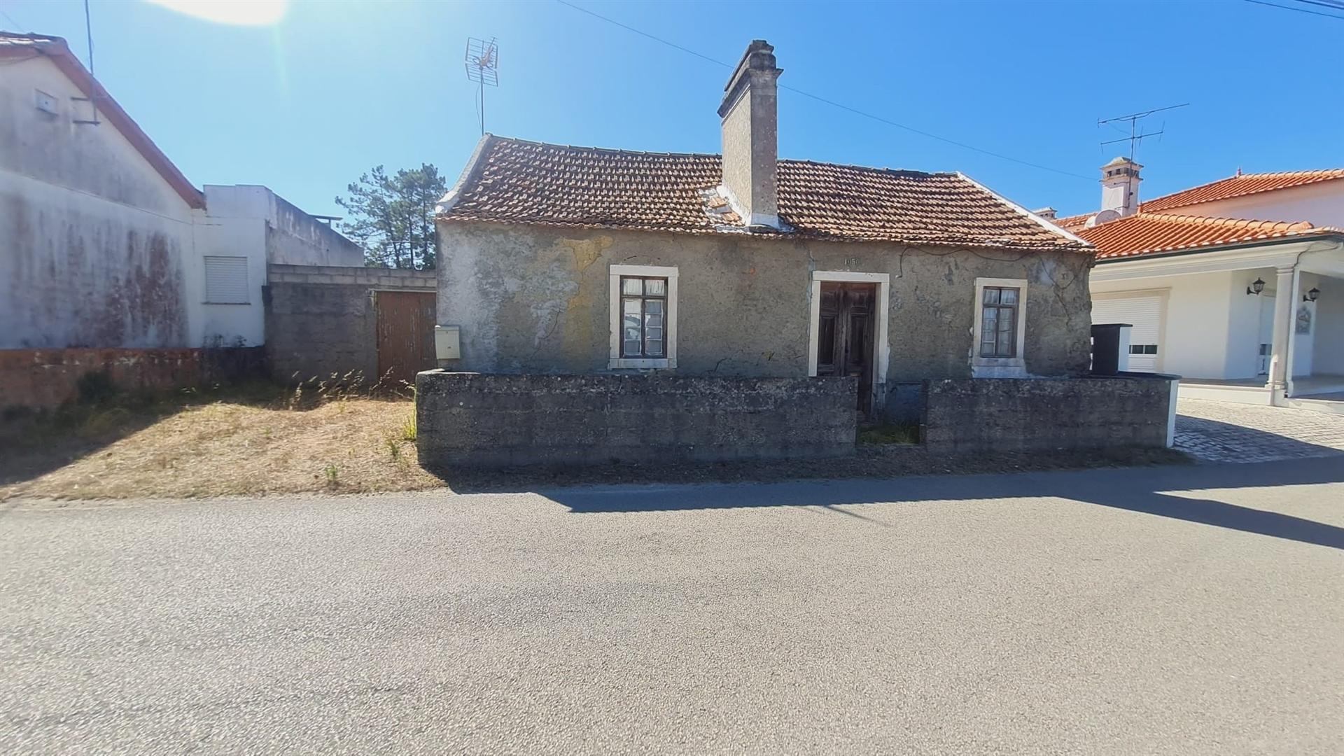 Moradia / Terreno / Furo / Casal dos Secos / Coimbrão / Leiria