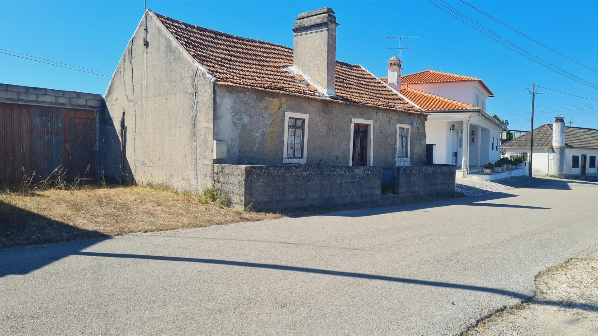 Moradia / Terreno / Furo / Casal dos Secos / Coimbrão / Leiria
