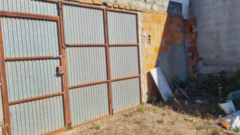 Moradia / Terreno / Furo / Casal dos Secos / Coimbrão / Leiria