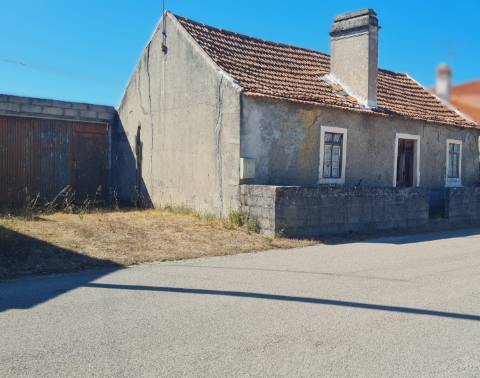 Moradia / Terreno / Furo / Casal dos Secos / Coimbrão / Leiria