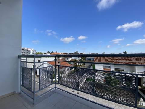 Apartamento T3 / Garagem para 2 automóveis / Marinha Grande