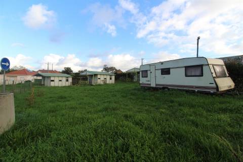 Parque de Campismo / Restaurante / Mini-Mercado / Piscina / Lapa Furada / Batalha