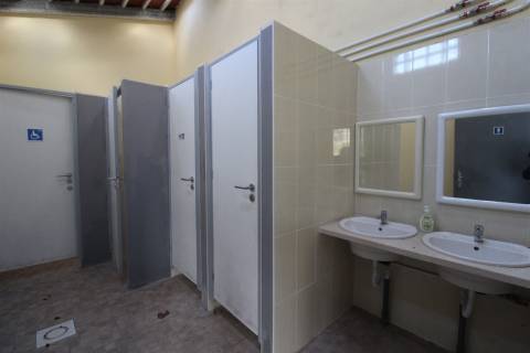 Parque de Campismo / Restaurante / Mini-Mercado / Piscina / Lapa Furada / Batalha