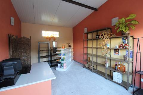 Parque de Campismo / Restaurante / Mini-Mercado / Piscina / Lapa Furada / Batalha