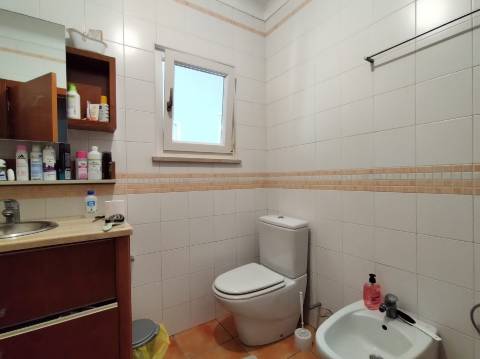 Moradia T3/ Terreno / Varandas / Bidoeira de Cima / Leiria