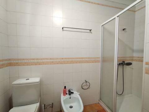 Moradia T3/ Terreno / Varandas / Bidoeira de Cima / Leiria