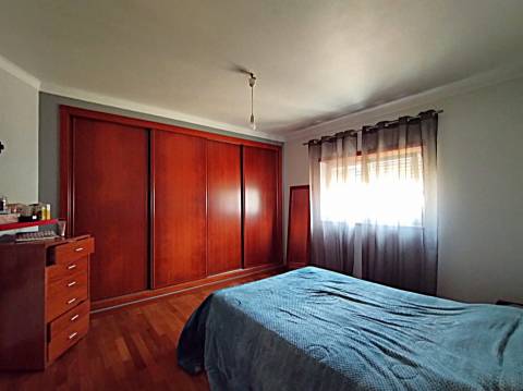 Moradia T3/ Terreno / Varandas / Bidoeira de Cima / Leiria