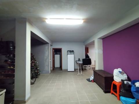 Moradia T3/ Terreno / Varandas / Bidoeira de Cima / Leiria