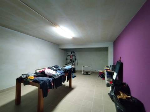 Moradia T3/ Terreno / Varandas / Bidoeira de Cima / Leiria