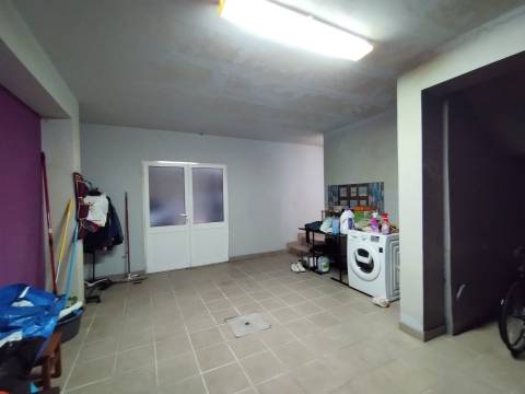 Moradia T3/ Terreno / Varandas / Bidoeira de Cima / Leiria