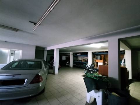 Moradia T3/ Terreno / Varandas / Bidoeira de Cima / Leiria