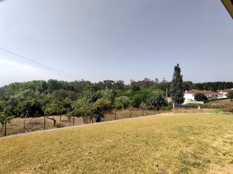 Moradia T3/ Terreno / Varandas / Bidoeira de Cima / Leiria
