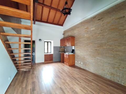 Moradia T1+1/Terreno / Reguengo do Fétal / Batalha