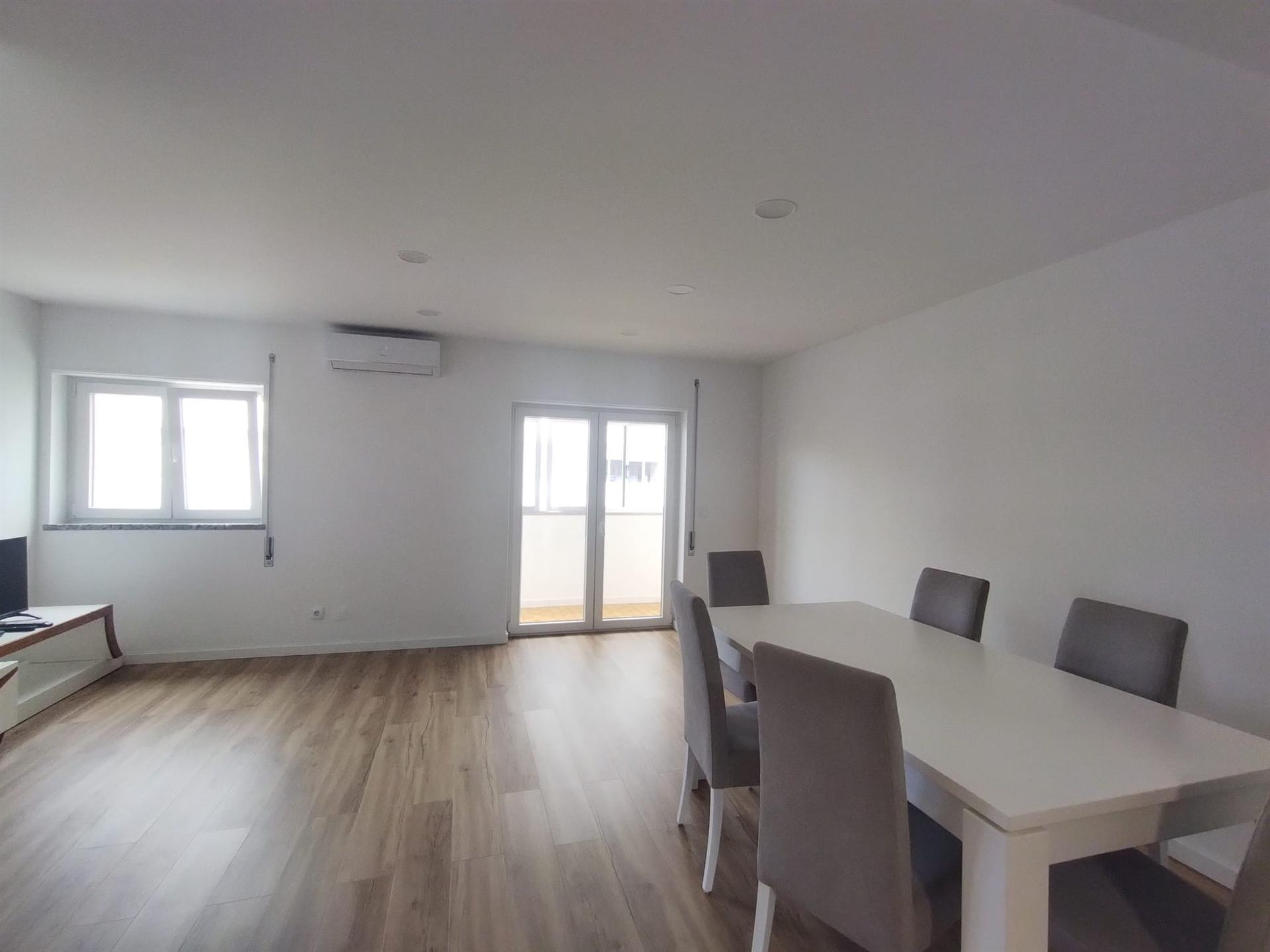 Apartamento T3 / Varandas / Marquise / Garagem / Quinta do Bispo/ Leiria