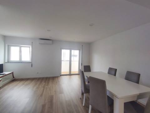 Apartamento T3 / Varandas / Marquise / Garagem / Quinta do Bispo / Leiria