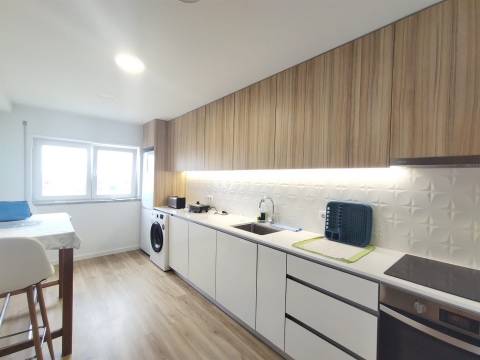 Apartamento T3 / Varandas / Marquise / Garagem / Quinta do Bispo / Leiria
