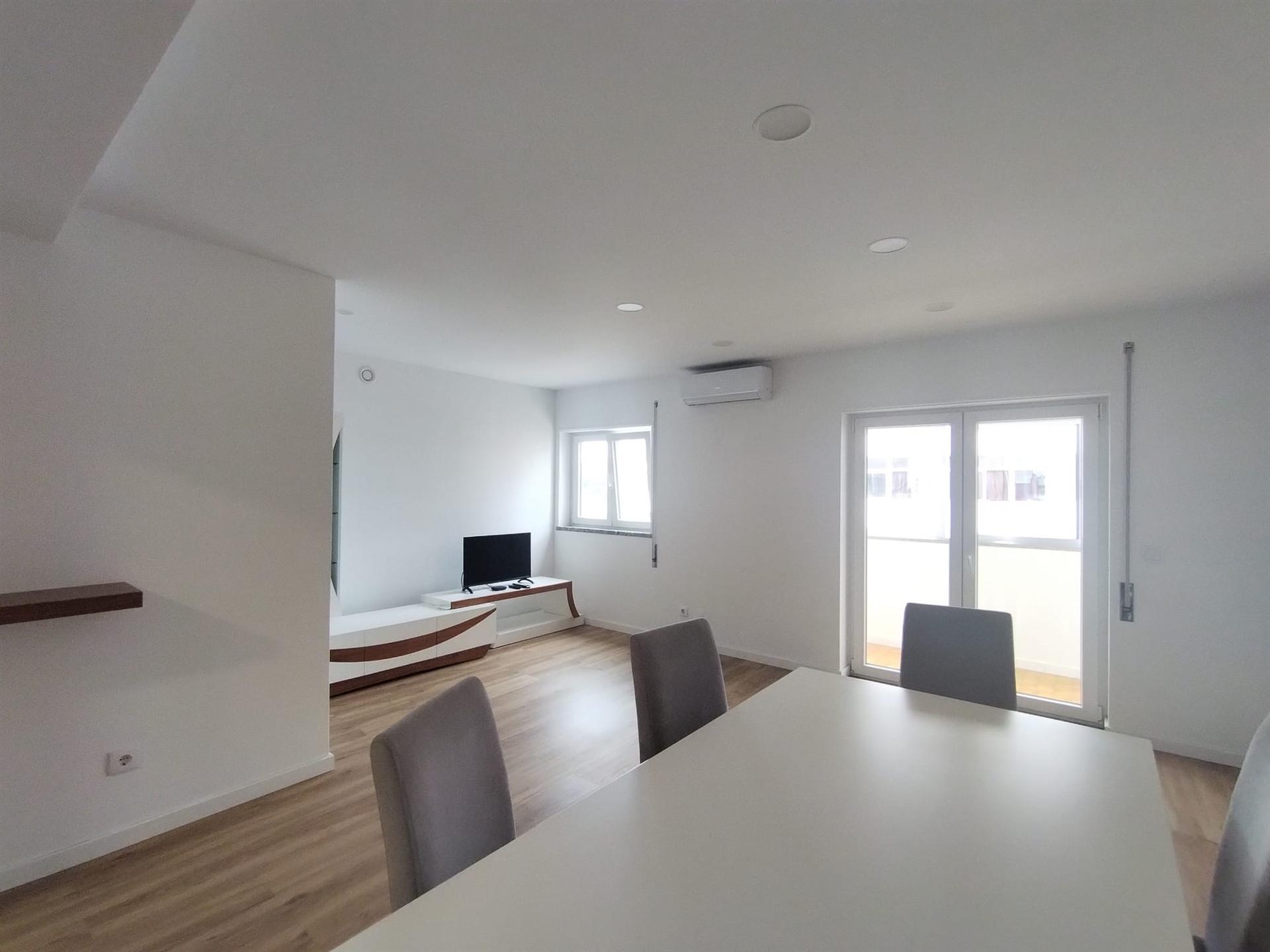 Apartamento T3 / Varandas / Marquise / Garagem / Quinta do Bispo/ Leiria