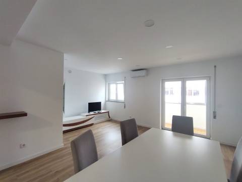 Apartamento T3 / Varandas / Marquise / Garagem / Quinta do Bispo / Leiria