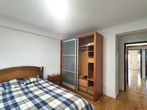 Apartamento T3 / Varandas / Marquise / Garagem / Quinta do Bispo / Leiria