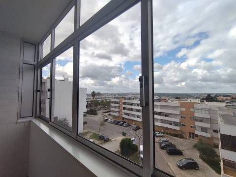 Apartamento T3 / Varandas / Marquise / Garagem / Quinta do Bispo / Leiria
