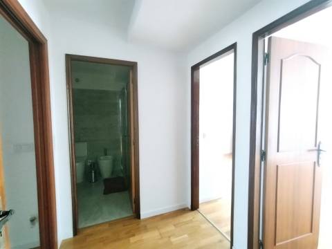 Apartamento T3 / Varandas / Marquise / Garagem / Quinta do Bispo / Leiria