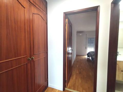 Apartamento T3 / Varandas / Marquise / Garagem / Quinta do Bispo / Leiria