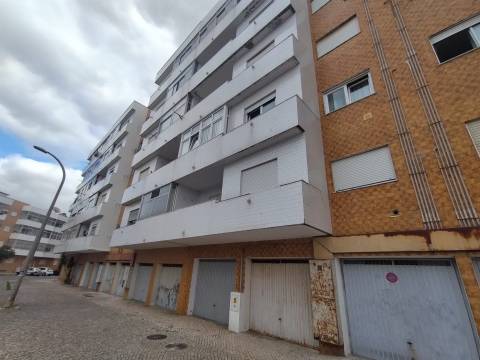 Apartamento T3 / Varandas / Marquise / Garagem / Quinta do Bispo / Leiria