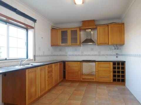 Novidade / Moradia T3 / Condomínio Fechado / Marinha Grande