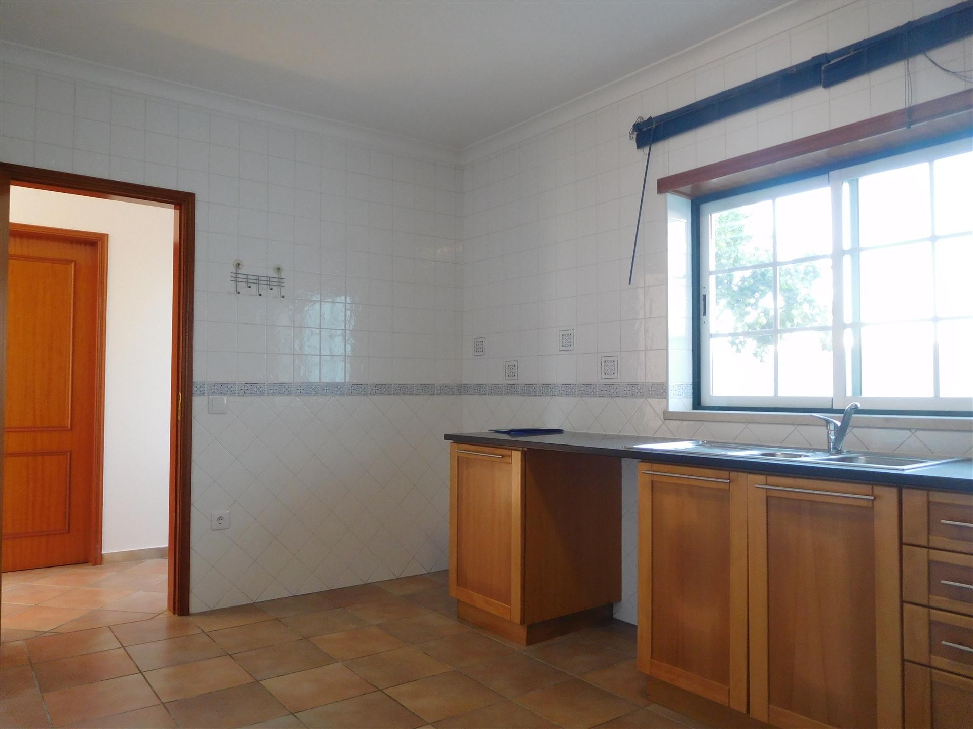 Novidade / Moradia T3 / Condomínio Fechado / Marinha Grande