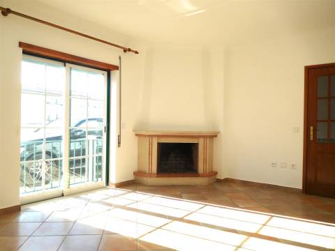 Novidade / Moradia T3 / Condomínio Fechado / Marinha Grande