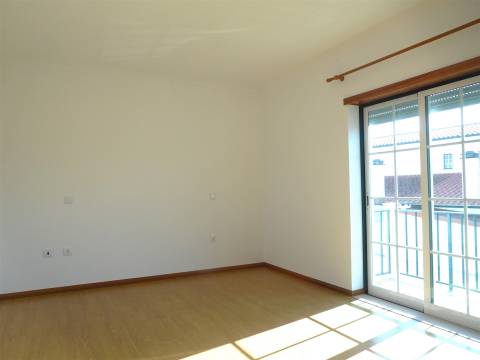 Novidade / Moradia T3 / Condomínio Fechado / Marinha Grande