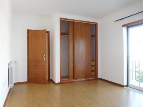 Novidade / Moradia T3 / Condomínio Fechado / Marinha Grande