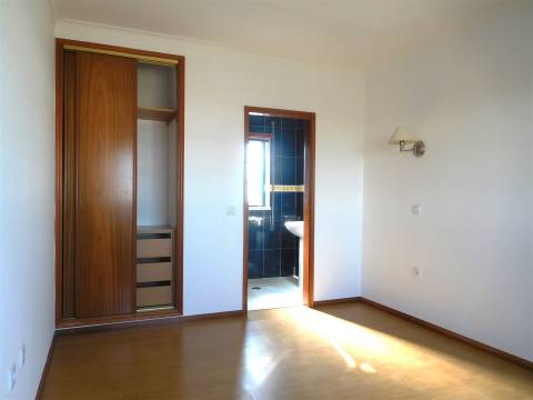 Novidade / Moradia T3 / Condomínio Fechado / Marinha Grande