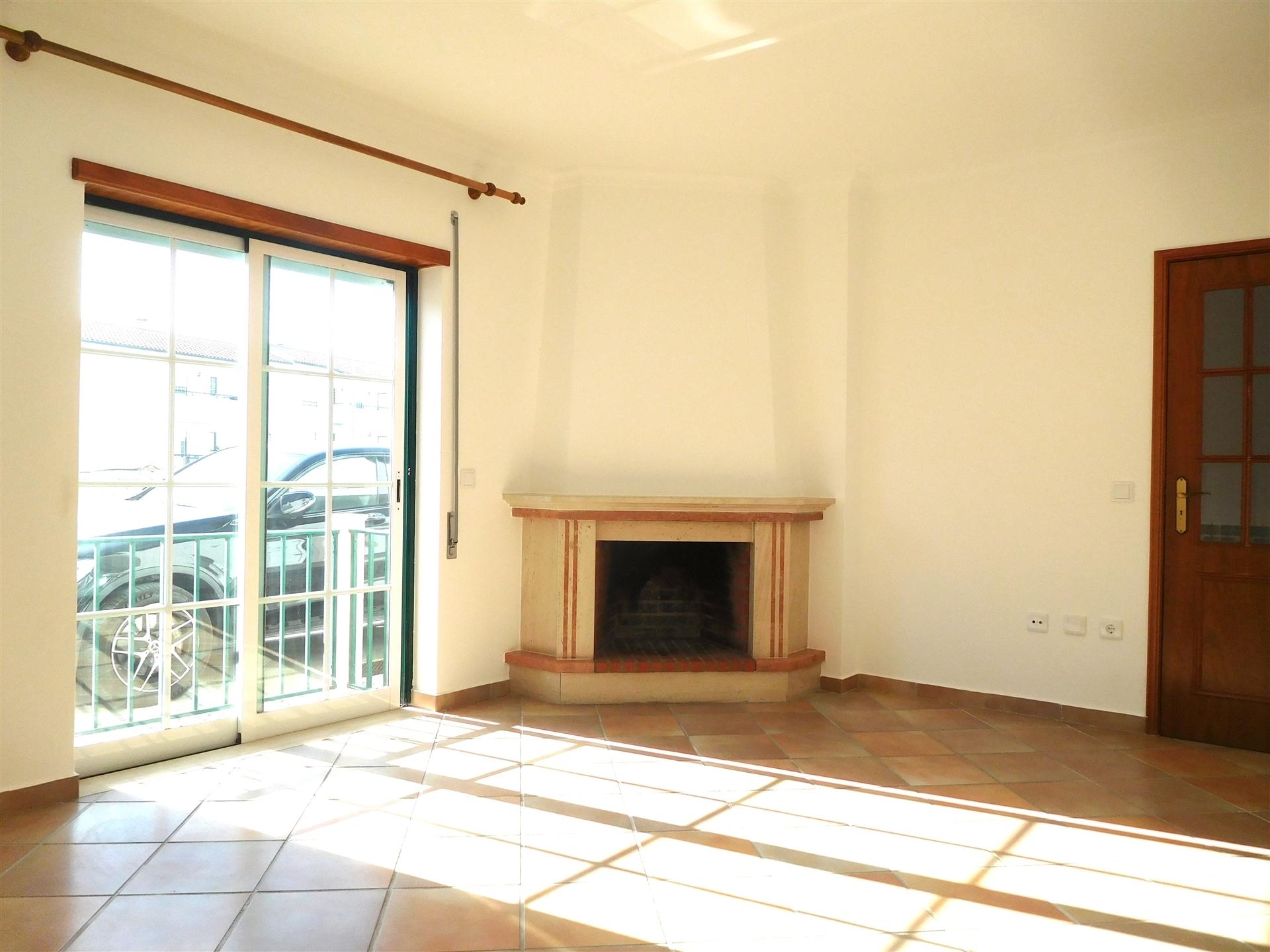 Moradia T3 / Condomínio Fechado / Marinha Grande