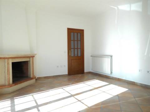 Novidade / Moradia T3 / Condomínio Fechado / Marinha Grande