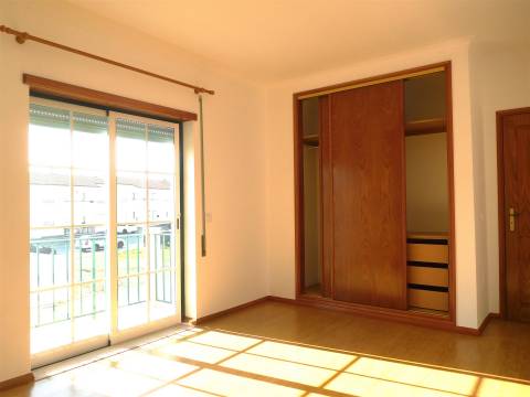 Novidade / Moradia T3 / Condomínio Fechado / Marinha Grande