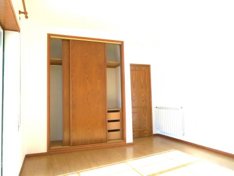 Novidade / Moradia T3 / Condomínio Fechado / Marinha Grande