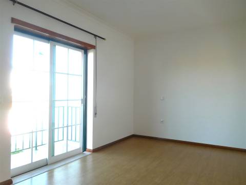 Novidade / Moradia T3 / Condomínio Fechado / Marinha Grande