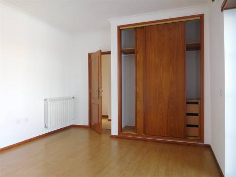 Novidade / Moradia T3 / Condomínio Fechado / Marinha Grande