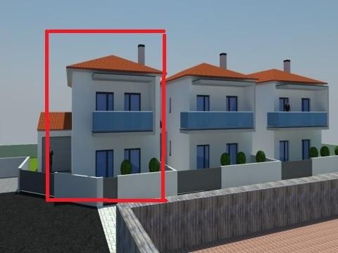 Moradias T3+1 / Geminadas / Garagem / Jardim / Logradouro / Amor / Leiria