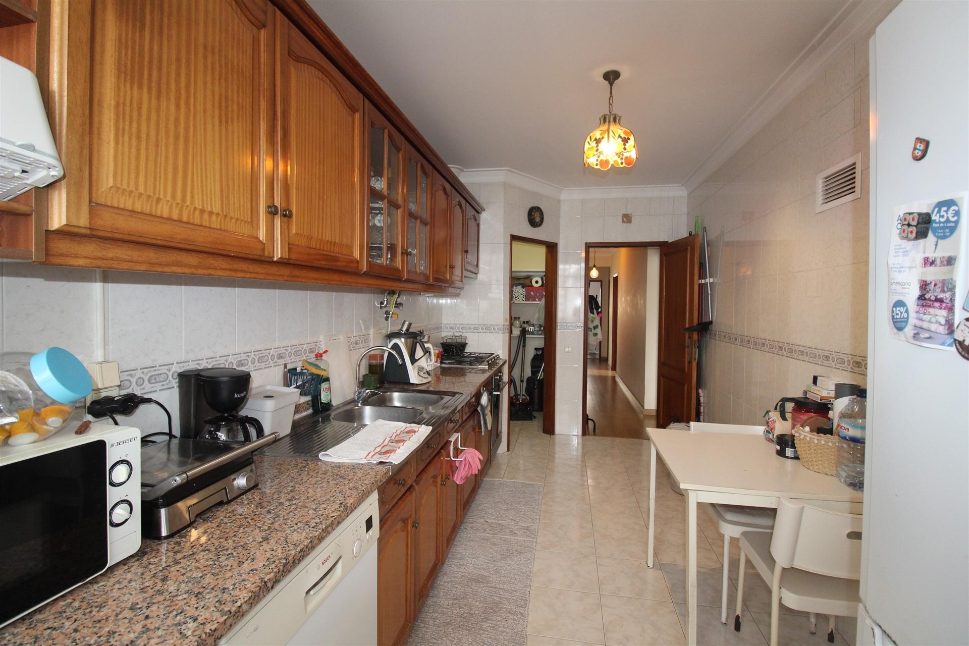 Apartamento T2 / Varandas / Garagem / Sótão / Rego d’Água / Marrazes / Leiria