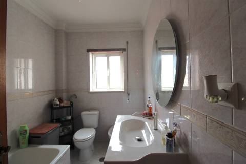 Apartamento T2 / Varandas / Garagem / Sótão / Rego d’Água / Marrazes / Leiria