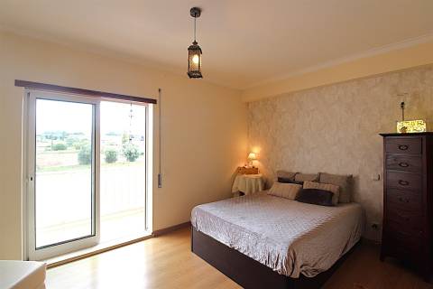 Apartamento T2 / Varandas / Garagem / Sótão / Rego d’Água / Marrazes / Leiria