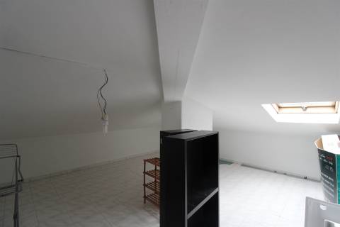 Apartamento T2 / Varandas / Garagem / Sótão / Rego d’Água / Marrazes / Leiria