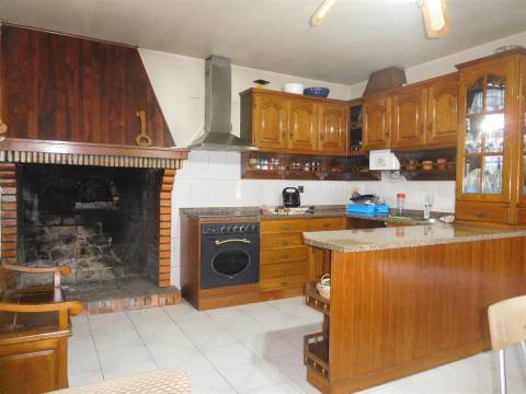 OPORTUNIDADE / Quinta com Moradia T3 / Vinha da Rainha / Soure / Coimbra