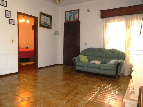OPORTUNIDADE / Quinta com Moradia T3 / Vinha da Rainha / Soure / Coimbra